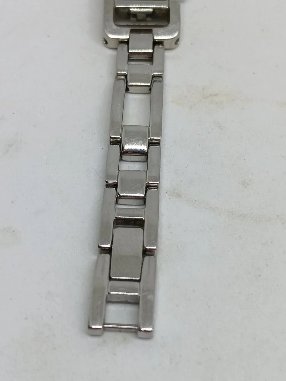 VINTAGE 2000s Fossil f2 ES-1016 Women's 17mm x 35mm Silver Tone MOP Dial Watch